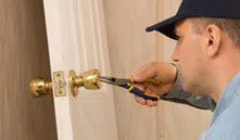 City Locksmith Services Lynn, MA 781-203-8008 - 6-Locks-Replace
